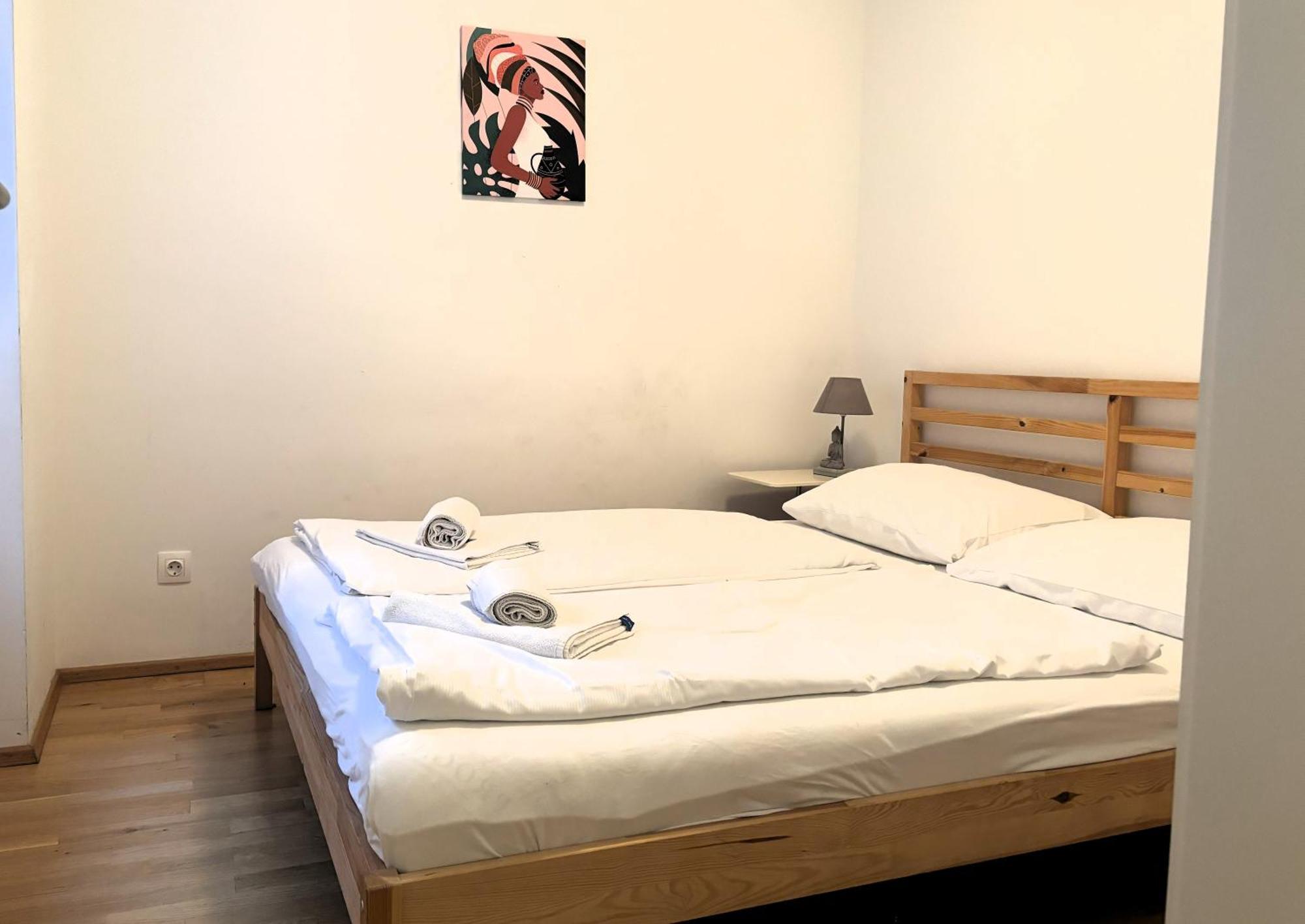 Casa Nostra - Ruhige Stadtwohnung Mit Balkon Wien Eksteriør bilde