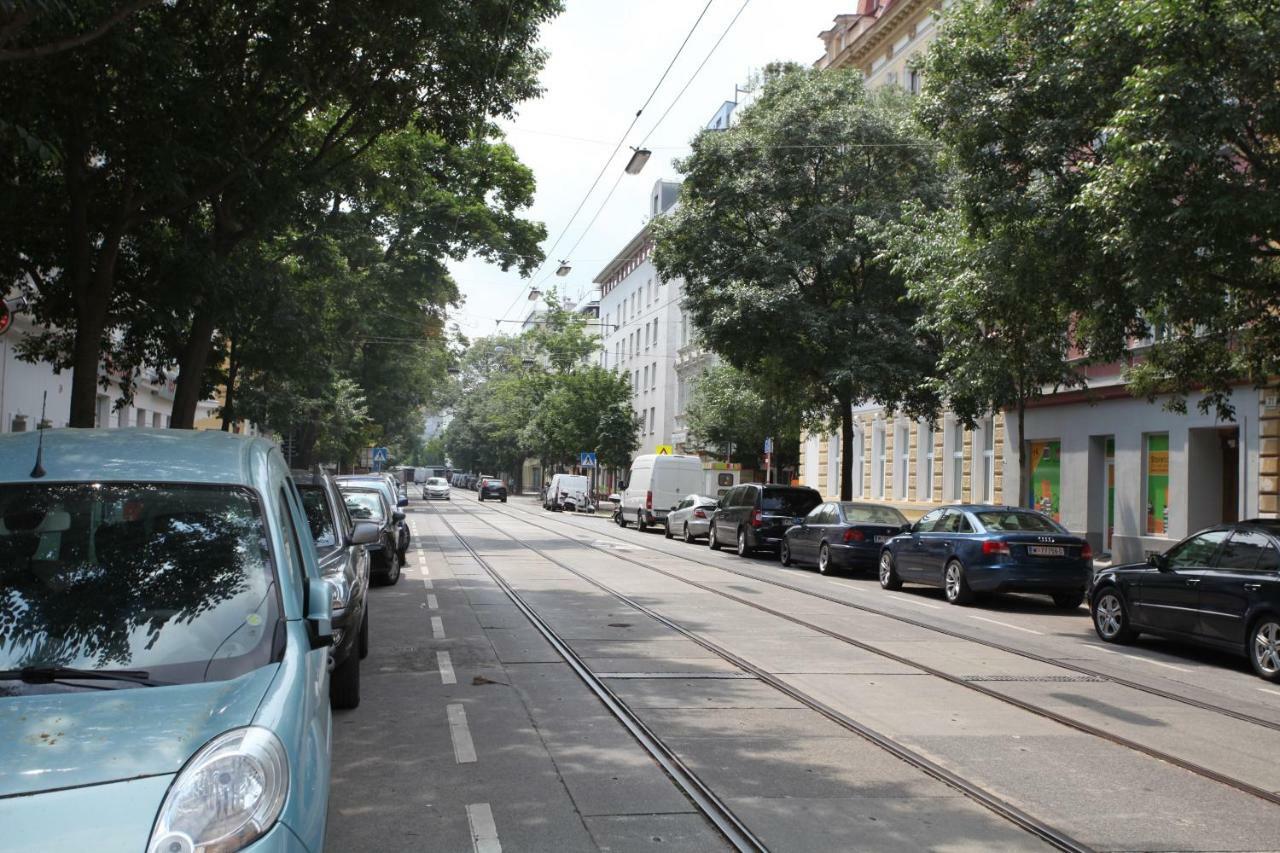 Casa Nostra - Ruhige Stadtwohnung Mit Balkon Wien Eksteriør bilde