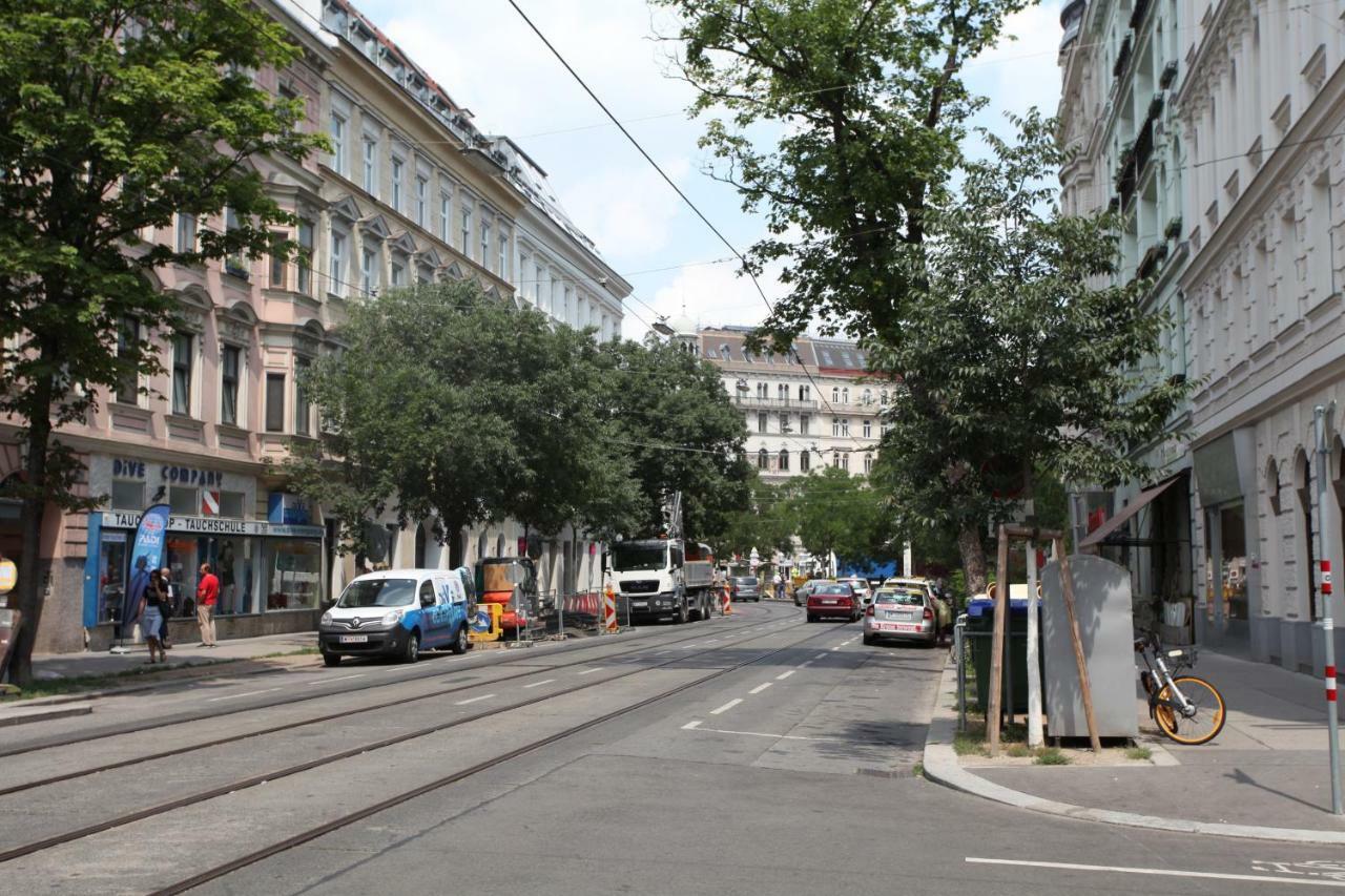 Casa Nostra - Ruhige Stadtwohnung Mit Balkon Wien Eksteriør bilde