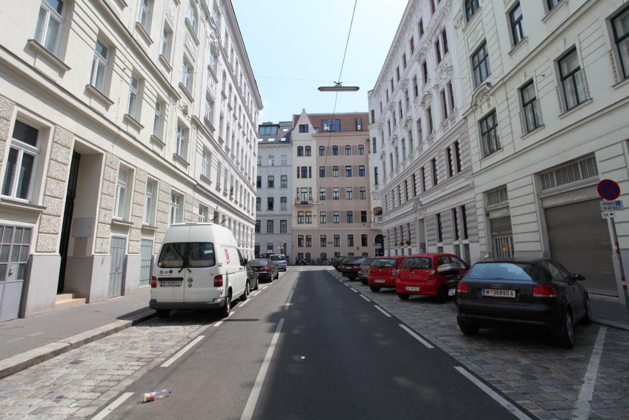 Casa Nostra - Ruhige Stadtwohnung Mit Balkon Wien Eksteriør bilde
