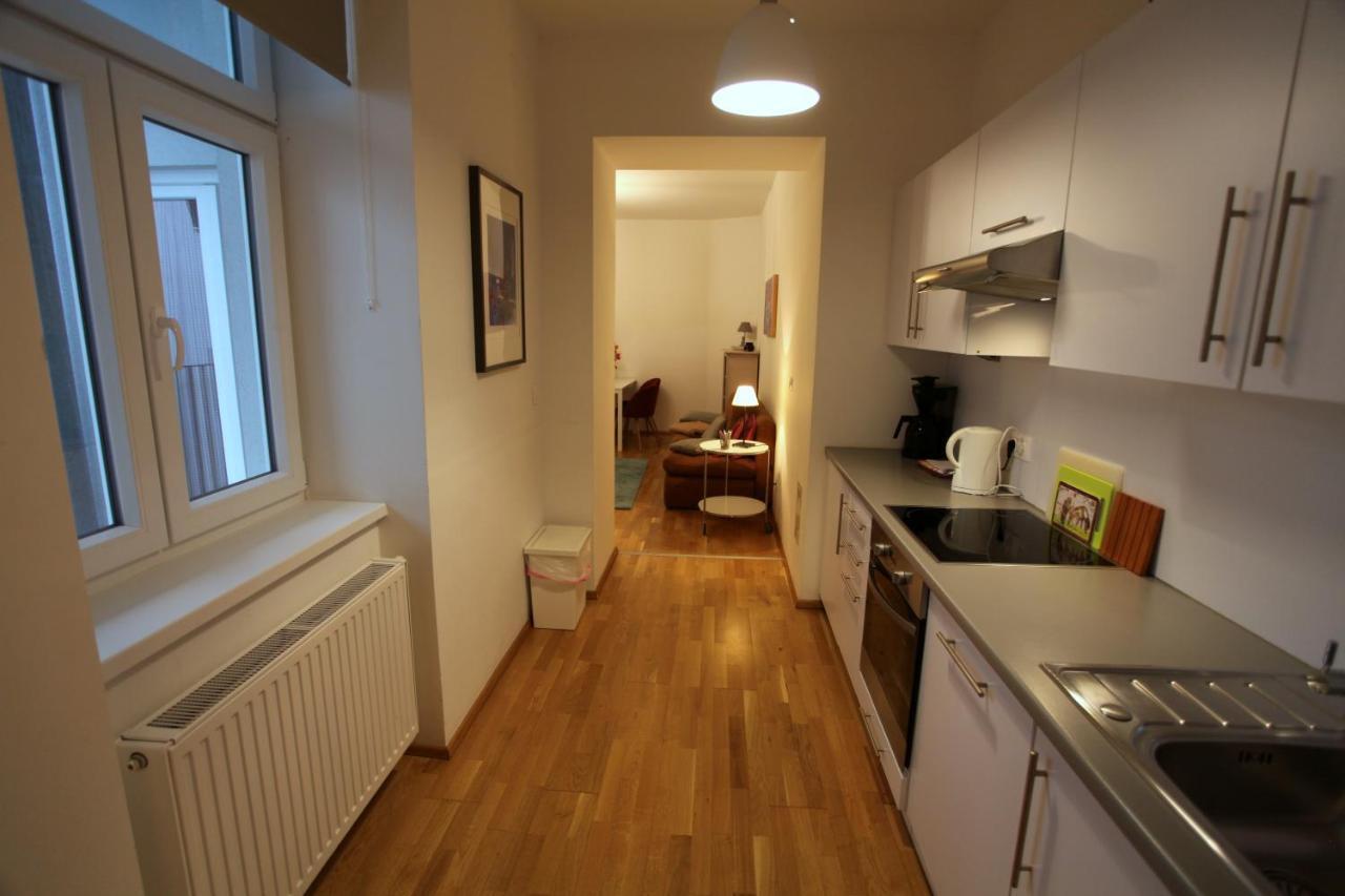 Casa Nostra - Ruhige Stadtwohnung Mit Balkon Wien Eksteriør bilde